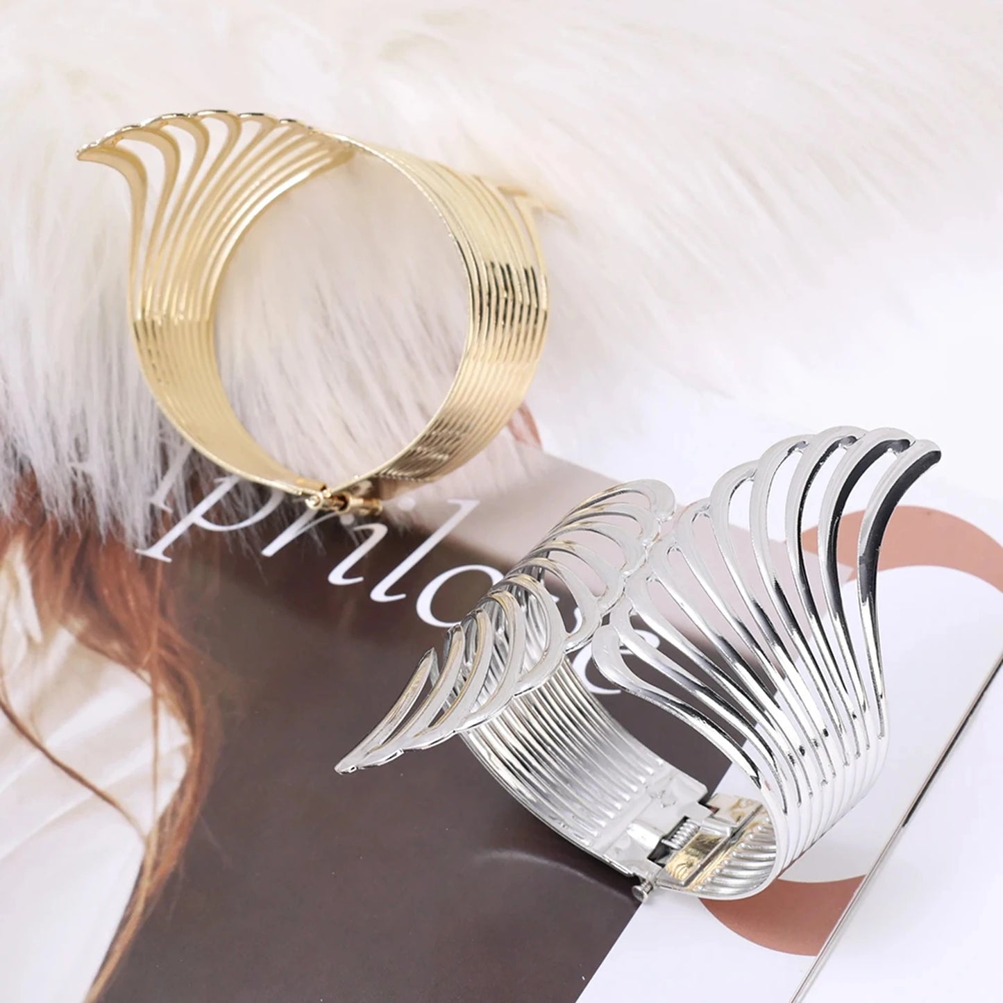 2pcs Modern Luxury Gold/Silver Creative Angel Wings Pattern Spring Curtain Tiebacks,Used For Bedroom, Living Room Curtains