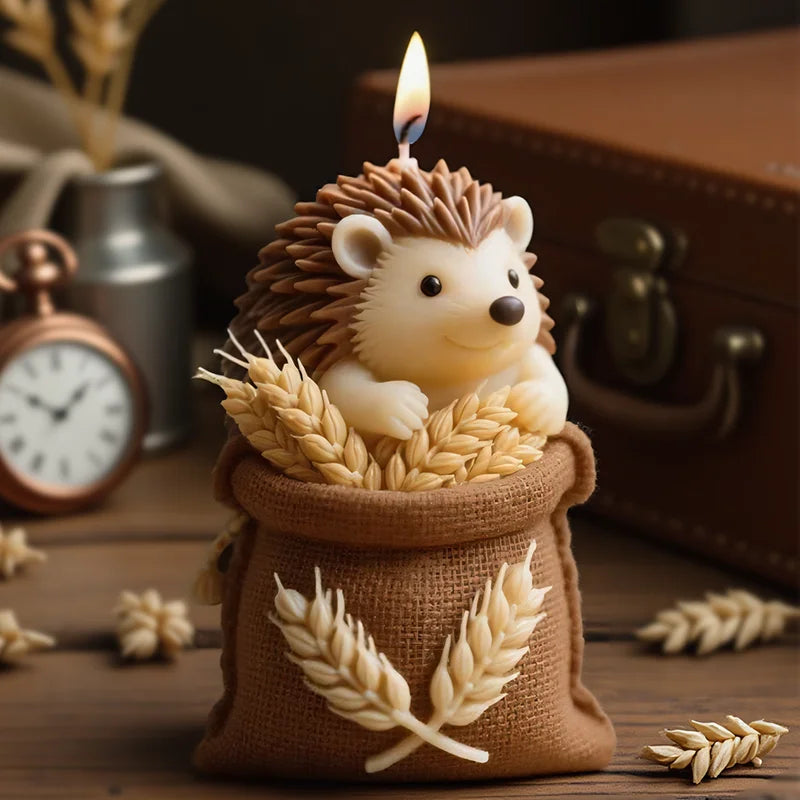 A cute hedgehog-shaped candle mold, resistant to high temperatures and not easily deformed, can be used to make scented candles/