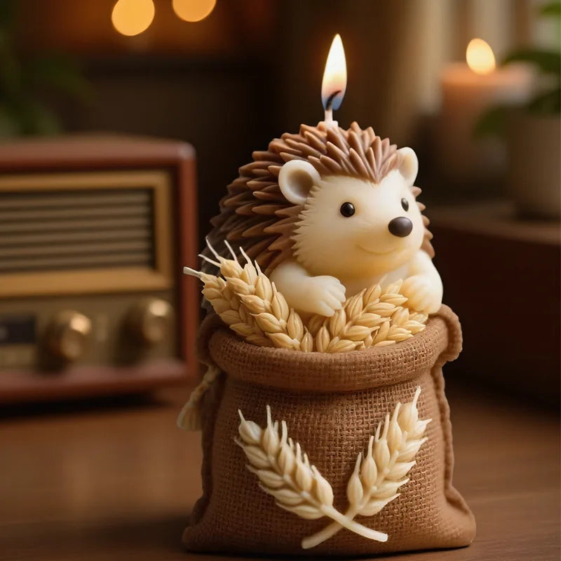 A cute hedgehog-shaped candle mold, resistant to high temperatures and not easily deformed, can be used to make scented candles/
