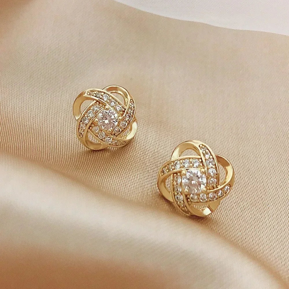 2025 Gifts Women Light Luxury Zircon Stud Earrings Simple Cross Hollow Geometric Exquisite Ear Jewellery Wedding Party