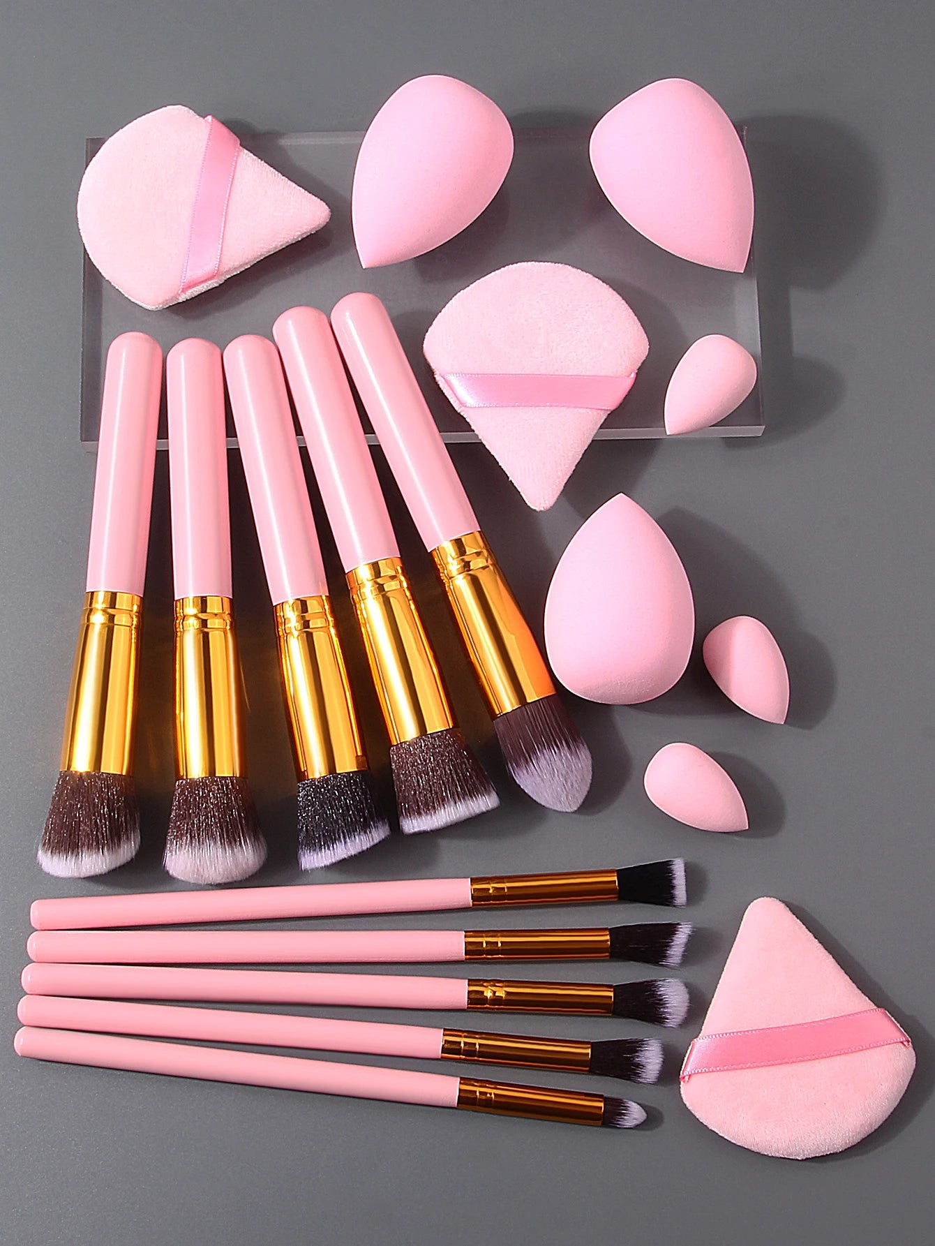 19 sets of pink makeup tools with high appearance standards:10 makeup brushes,3 beauty eggs,3 powder puffs,and 3 mini beautyeggs