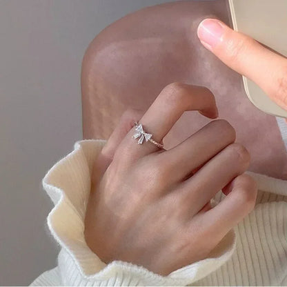 Shiny White Bowknot Rings Female Girls Korean Exquisite Jewelry Open Ring with Shiny Bow Tie Zircon for Party Lovers Gifts