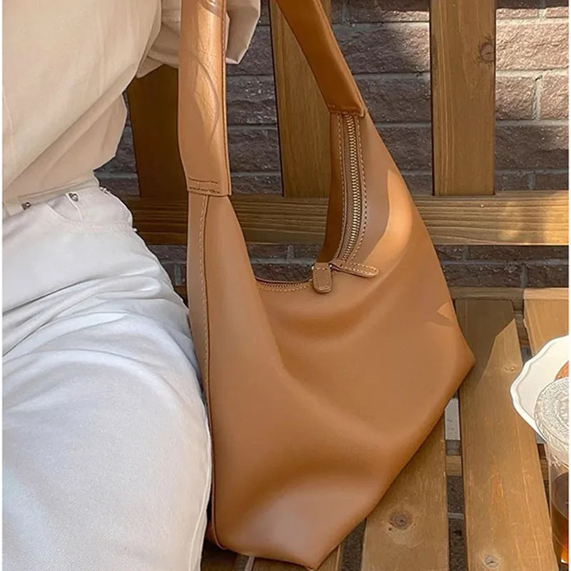 Women Tote Bag Fashion Underarm Pouch Large Capacity PU Leather Shoulder Bags Retro Casual Portable Bucket Bags For School Work