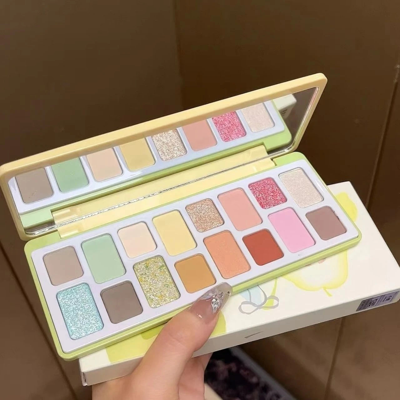 16Color Eyeshadow Glitter Chamelon Matte Pearlescent Eye Shadow Makeup Palette Sequins Green Pink Sparkling Halloween Eye Makeup