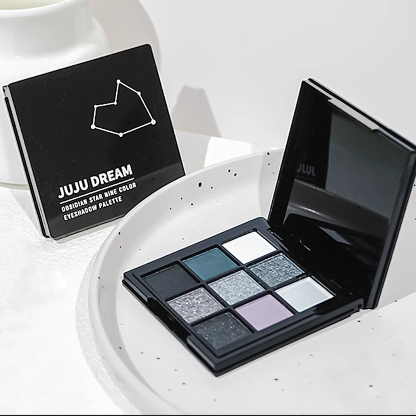 Nine-color eyeshadow palette, gray-pink smoky makeup, matte pearlescent silkworm brightening makeup