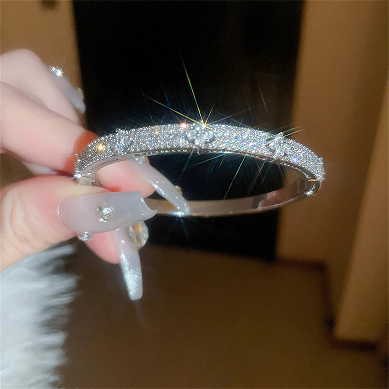 ANENJERY Four Leaf Flower Inlaid Shiny Zircon Bracelet for Women Girls Elegant Delicate Vintage French Jewelry Wedding Wholesale