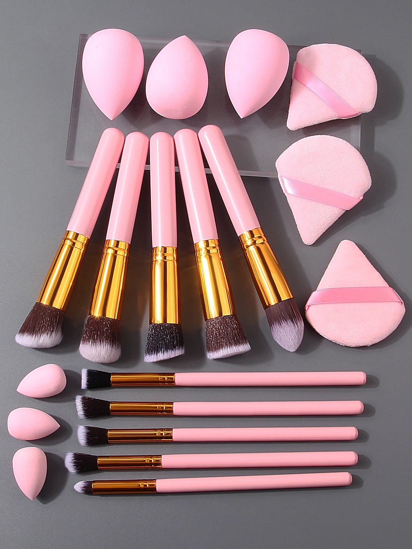 19 sets of pink makeup tools with high appearance standards:10 makeup brushes,3 beauty eggs,3 powder puffs,and 3 mini beautyeggs