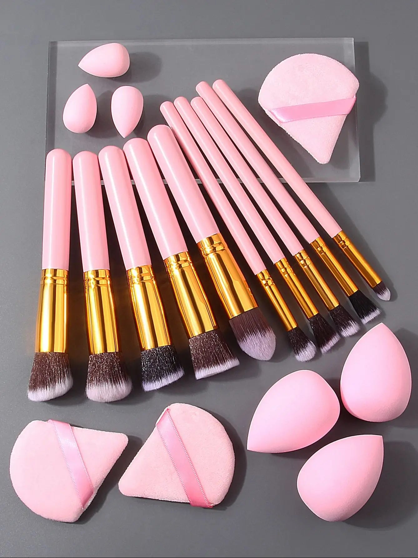 19 sets of pink makeup tools with high appearance standards:10 makeup brushes,3 beauty eggs,3 powder puffs,and 3 mini beautyeggs