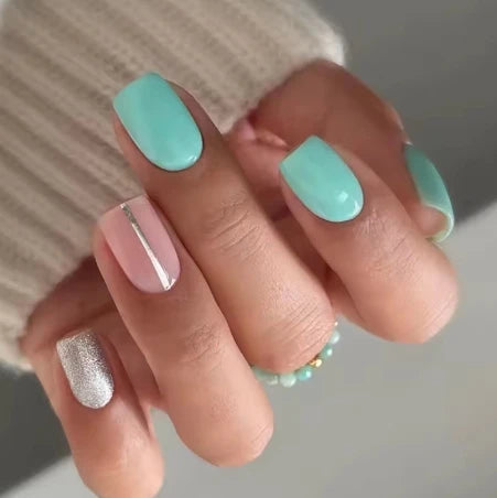 24Pcs Leopard Print Fake Nails Artificial Finished Press on Short Ballet White Fake Nail Wearable Full Cover Nail Art Tips