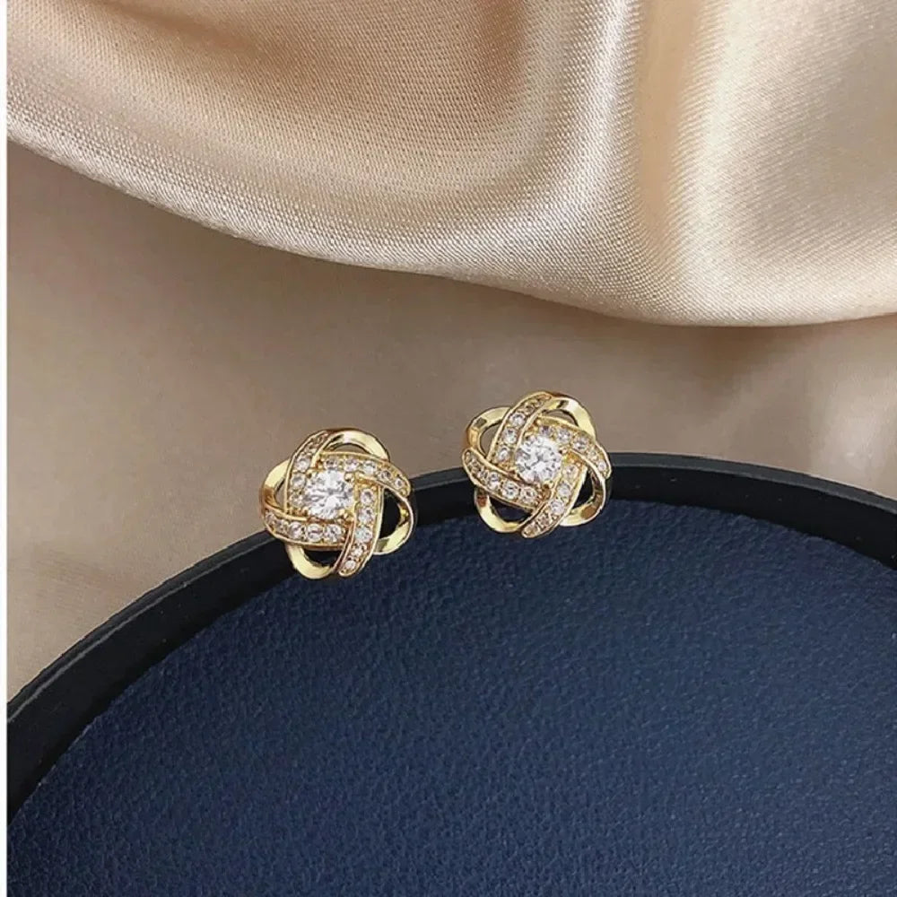 2025 Gifts Women Light Luxury Zircon Stud Earrings Simple Cross Hollow Geometric Exquisite Ear Jewellery Wedding Party